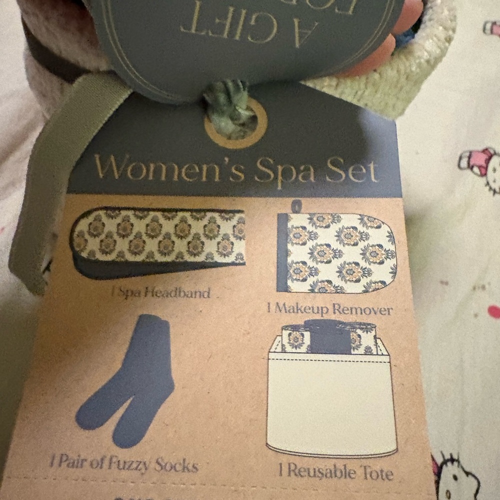 Floral Women's Spa Set with Blue Socks